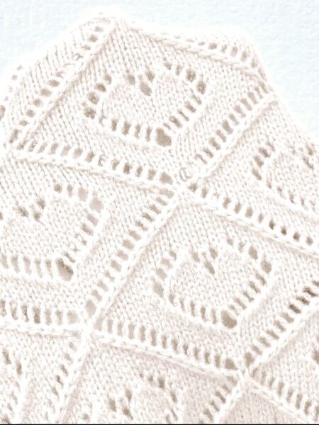 Ajurlu Baklava Desen Düğmeli Ara Boy Hırka